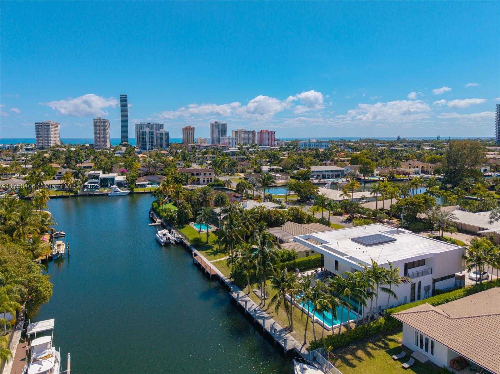 Small Image of 418 SUNSET DR, Hallandale Beach Number 47