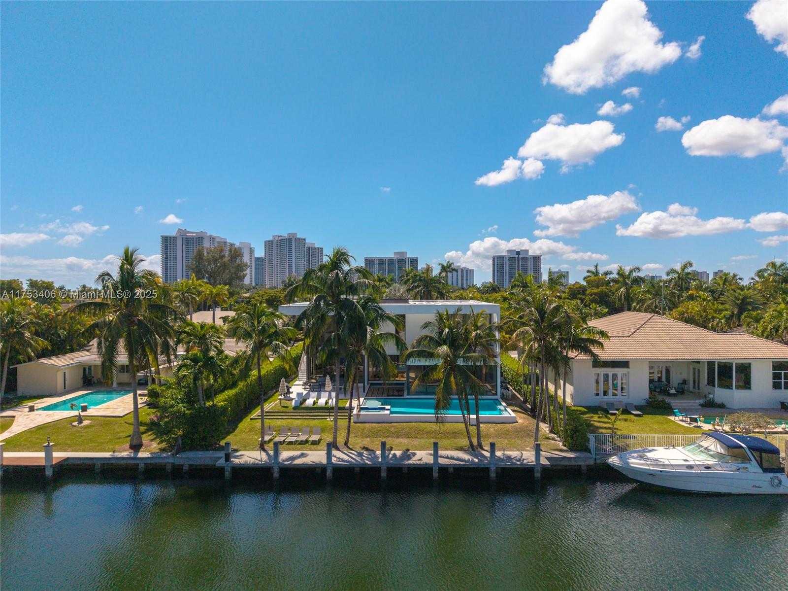 Small Image of 418 SUNSET DR, Hallandale Beach Number 48