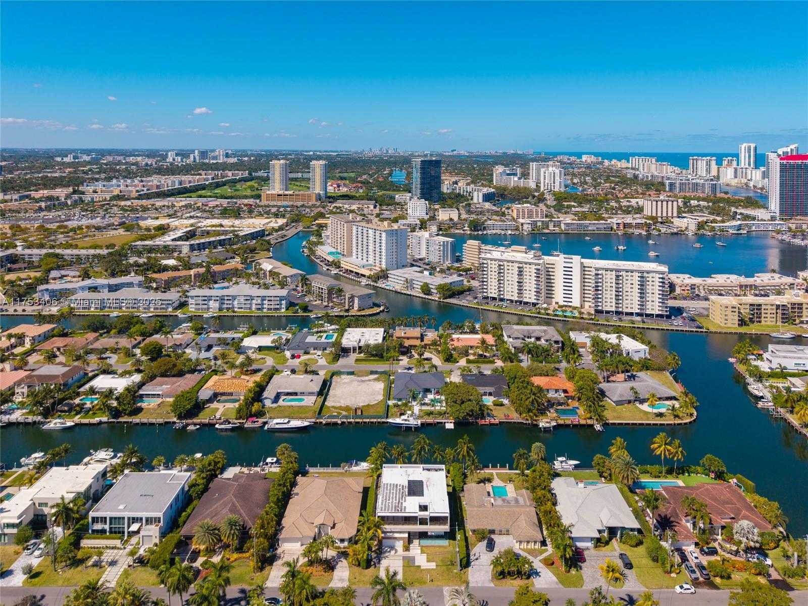 Small Image of 418 SUNSET DR, Hallandale Beach Number 49