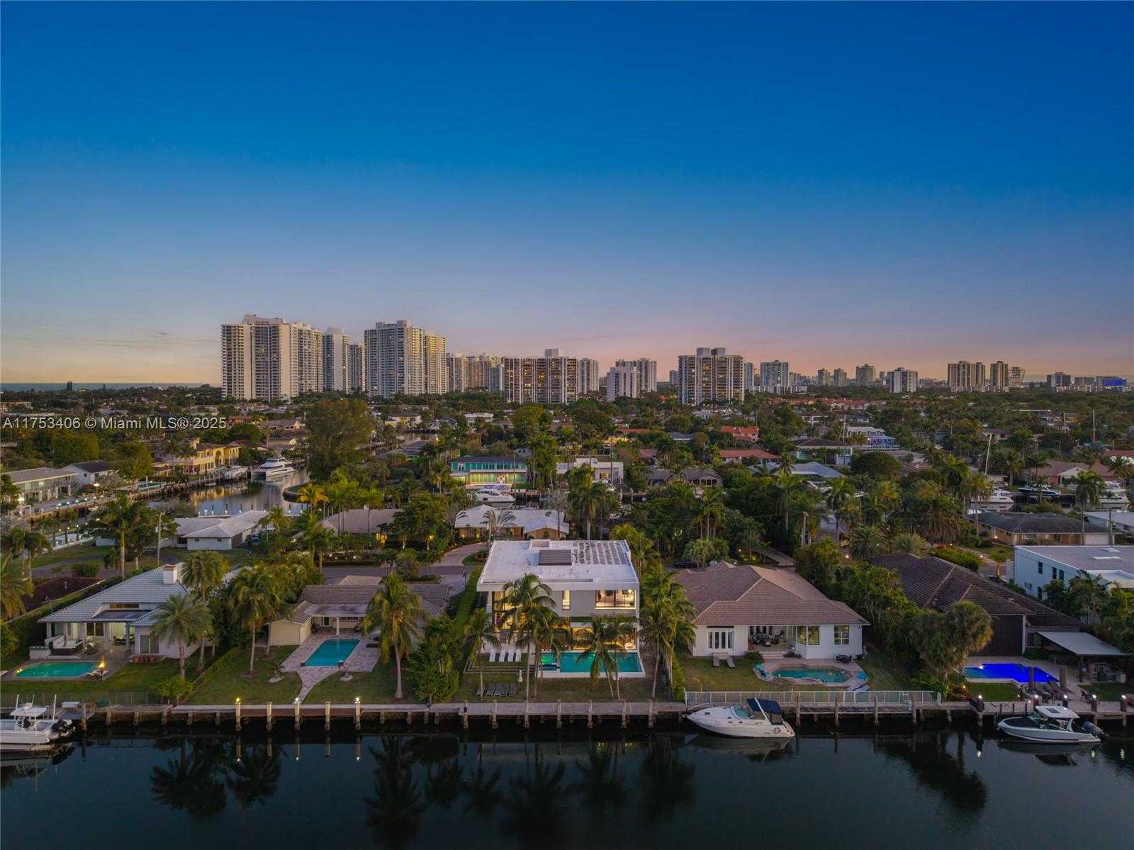 Small Image of 418 SUNSET DR, Hallandale Beach Number 51