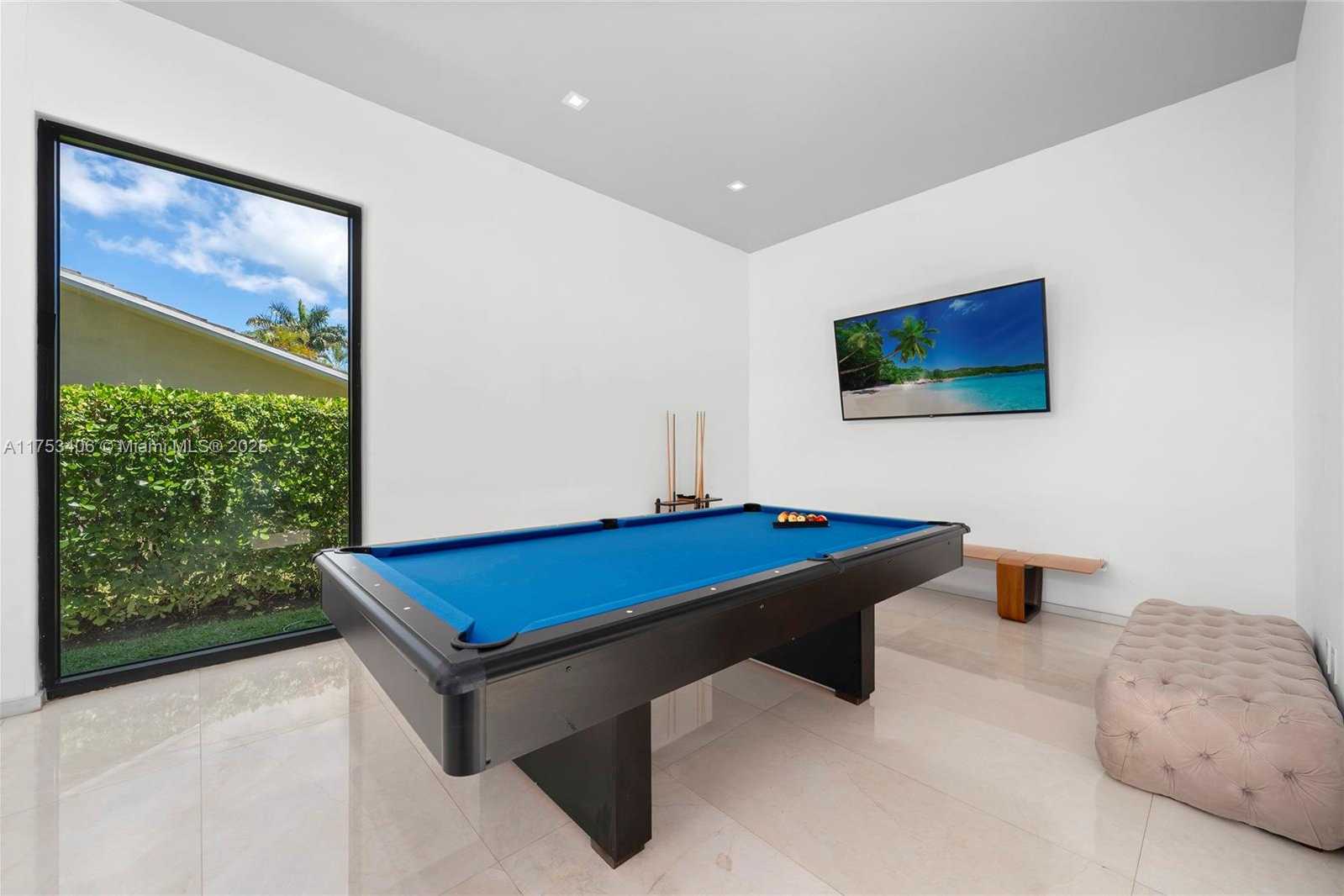 Small Image of 418 SUNSET DR, Hallandale Beach Number 8