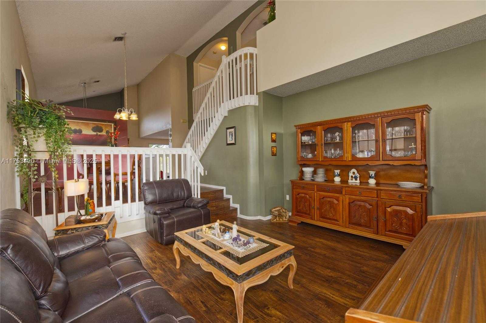 Small Image of 15343 NORTH WEST 14TH RD, Pembroke Pines Number 10