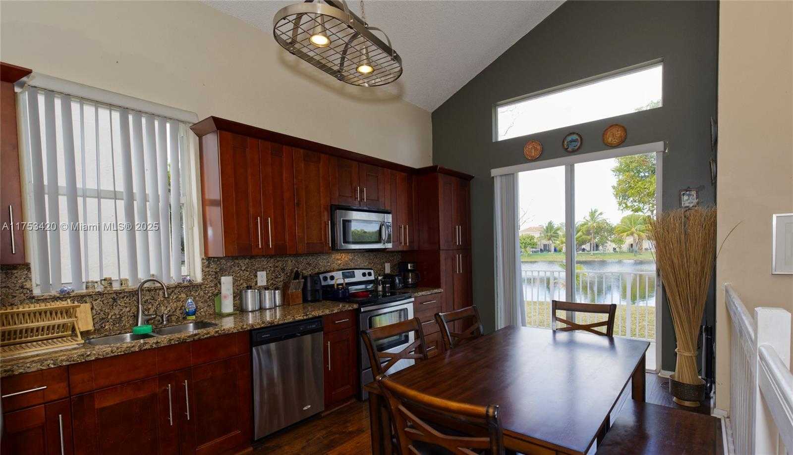 Small Image of 15343 NORTH WEST 14TH RD, Pembroke Pines Number 16