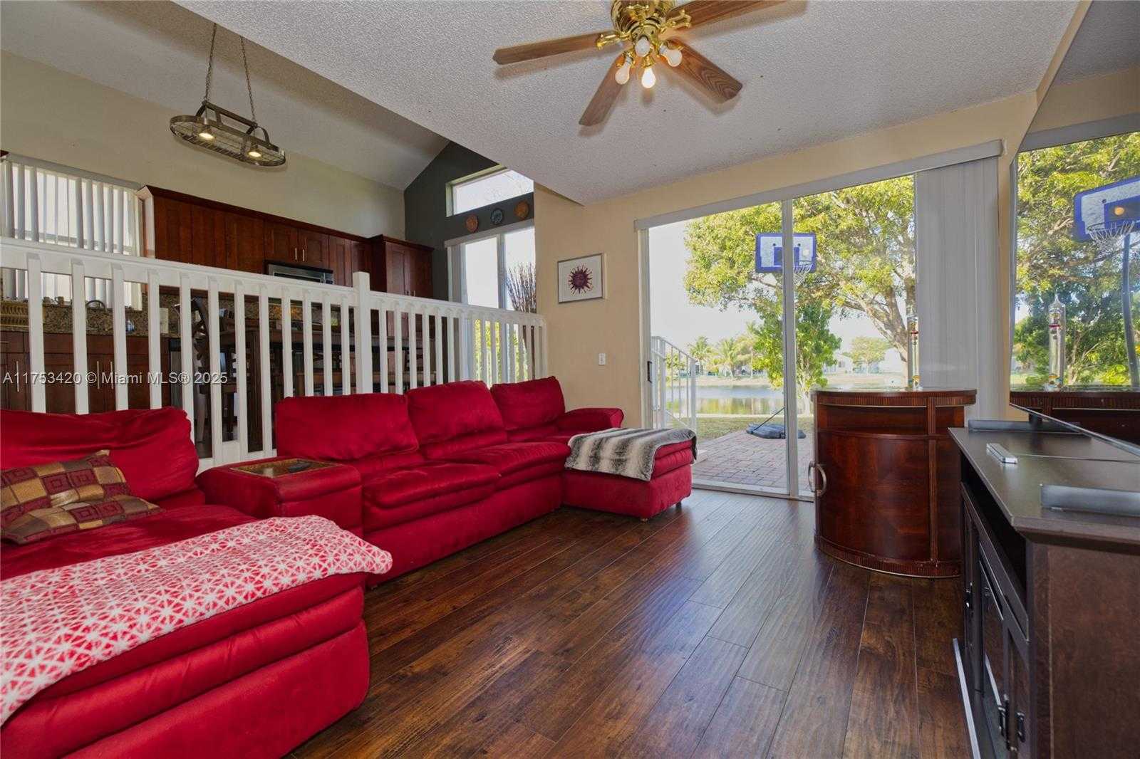 Small Image of 15343 NORTH WEST 14TH RD, Pembroke Pines Number 19