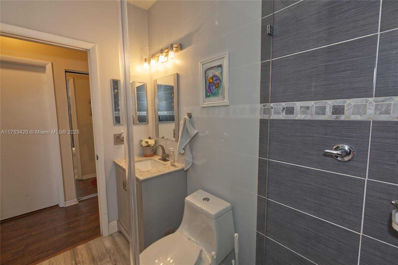 Small Image of 15343 NORTH WEST 14TH RD, Pembroke Pines Number 27