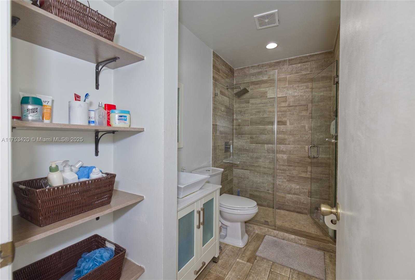 Small Image of 15343 NORTH WEST 14TH RD, Pembroke Pines Number 33