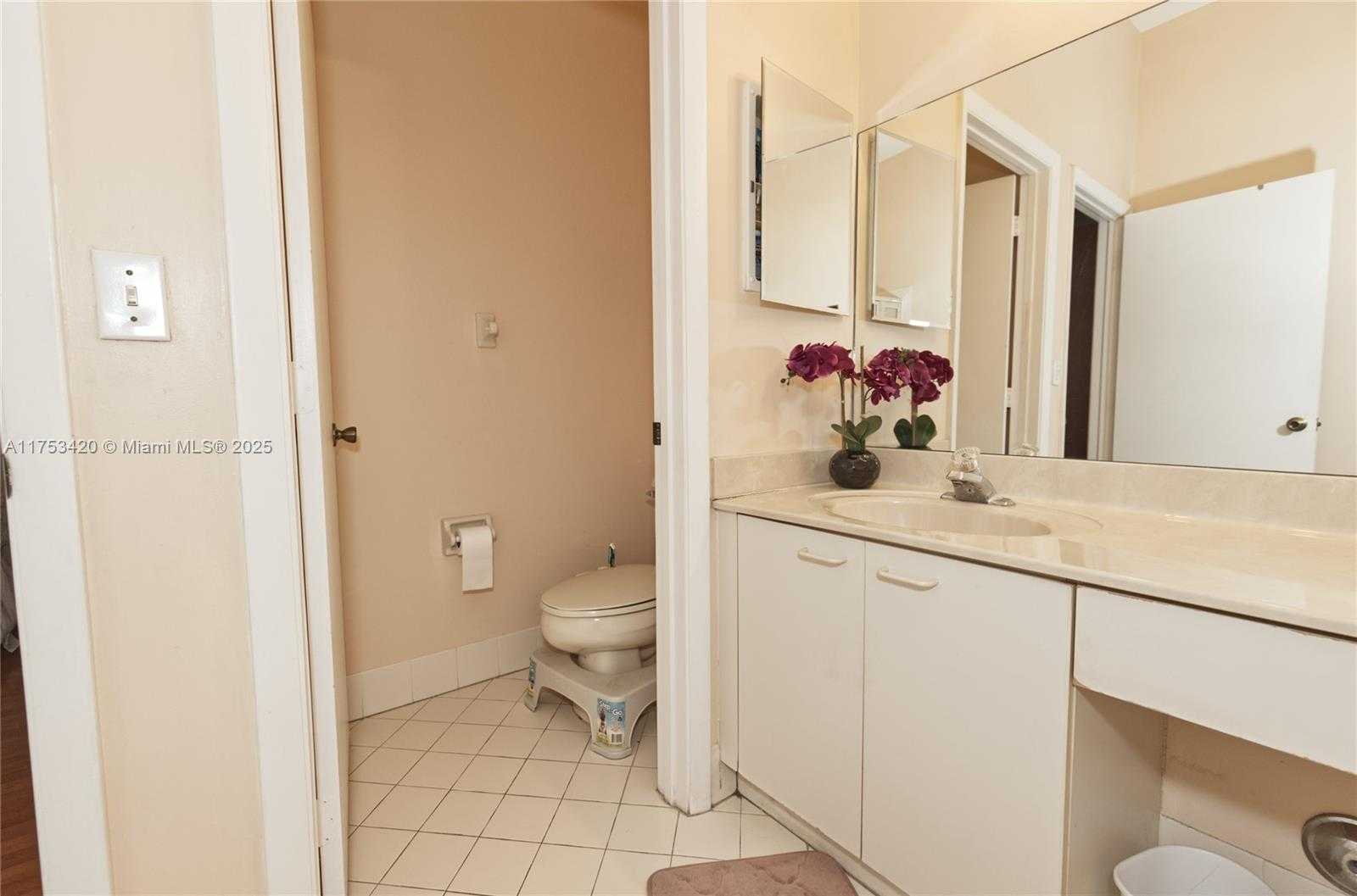 Small Image of 15343 NORTH WEST 14TH RD, Pembroke Pines Number 40