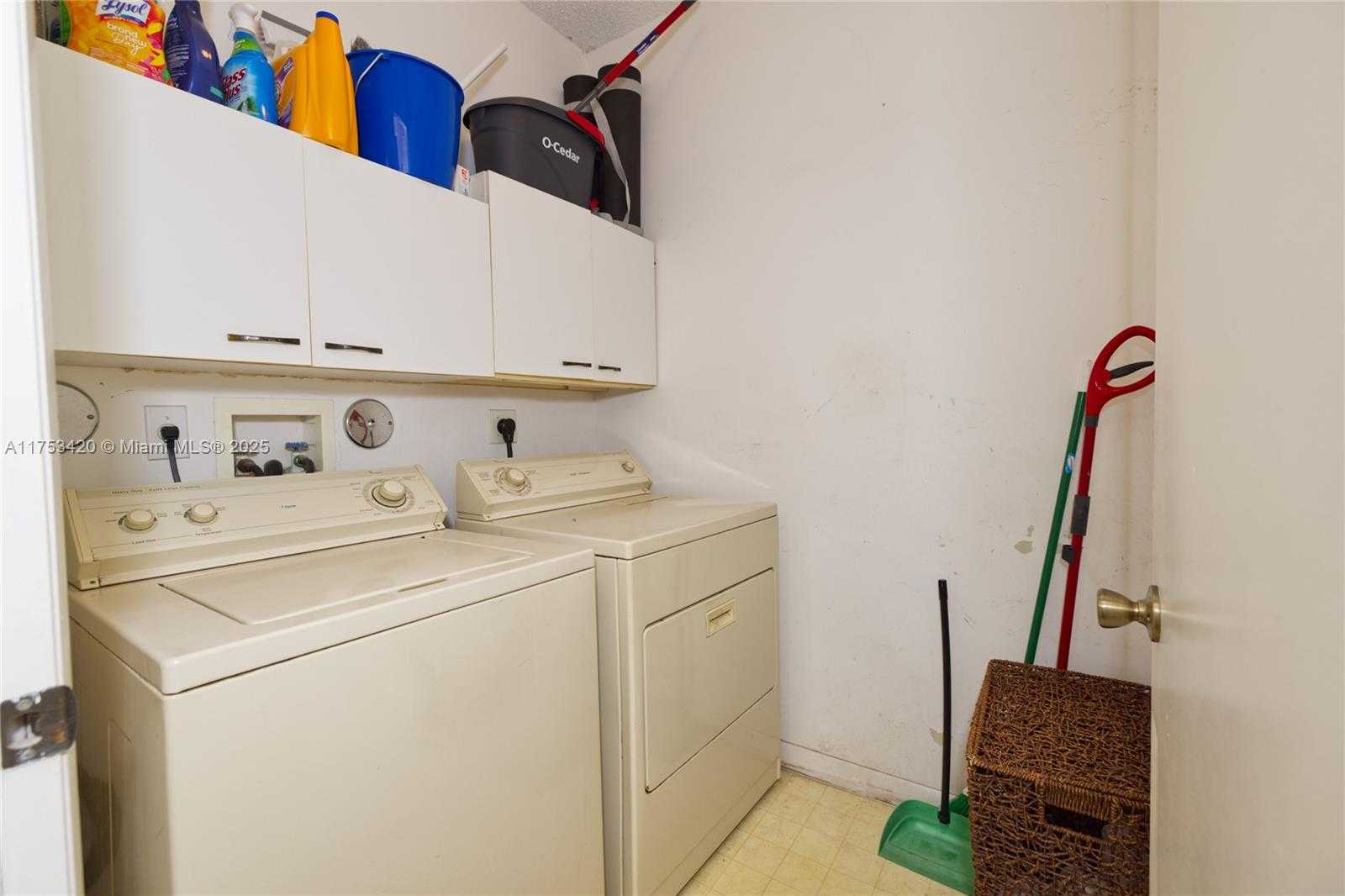 Small Image of 15343 NORTH WEST 14TH RD, Pembroke Pines Number 41