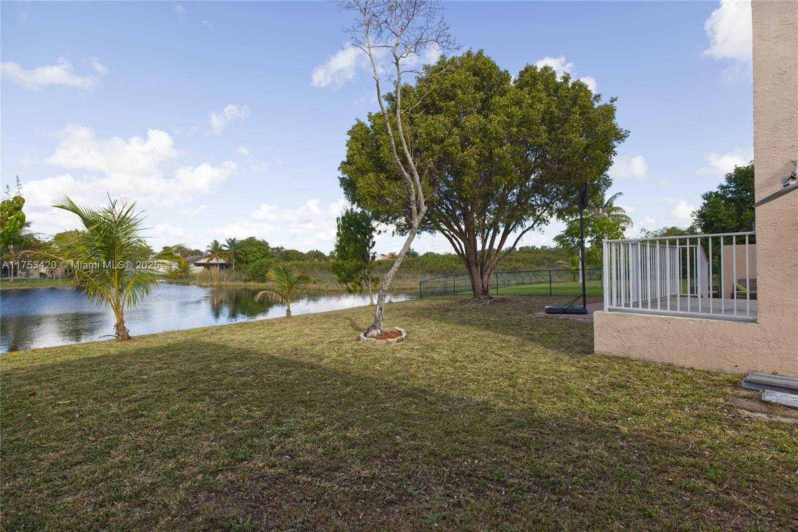 Small Image of 15343 NORTH WEST 14TH RD, Pembroke Pines Number 44