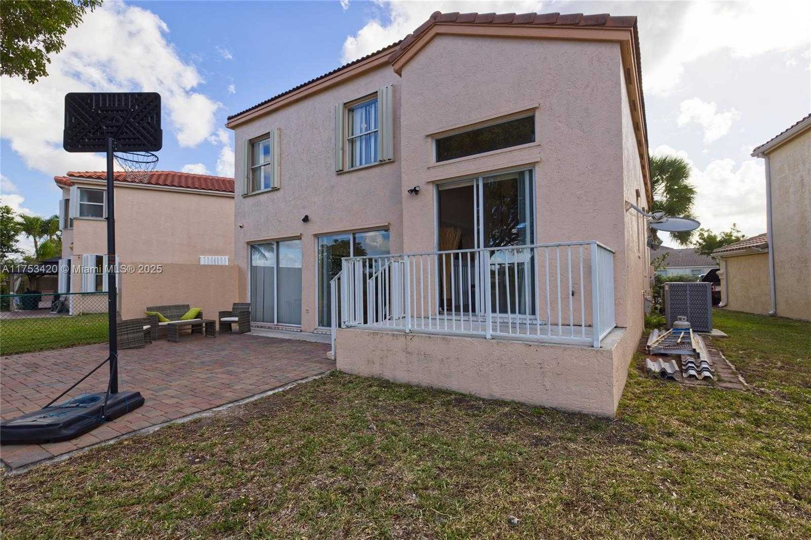 Small Image of 15343 NORTH WEST 14TH RD, Pembroke Pines Number 46