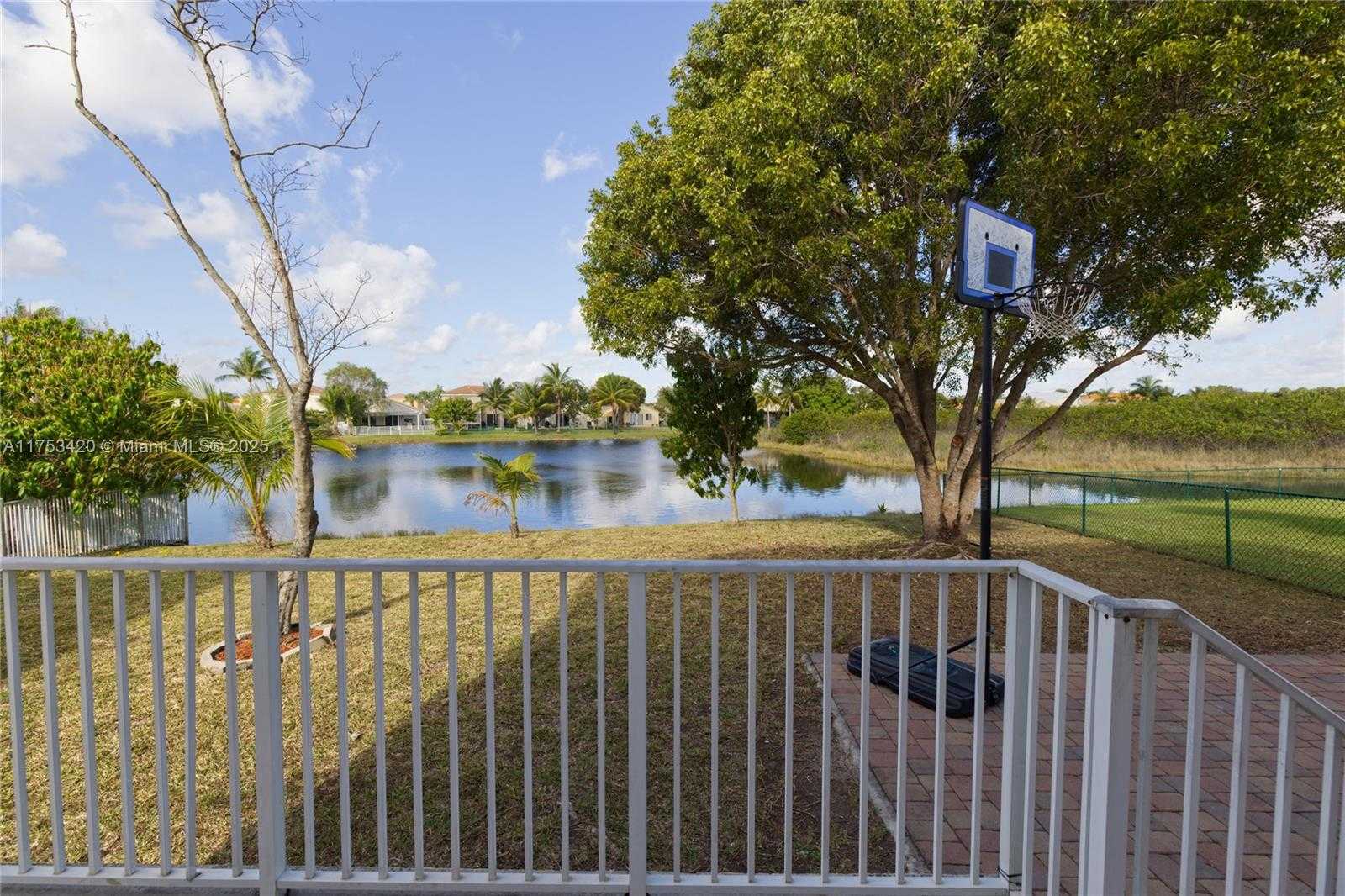 Small Image of 15343 NORTH WEST 14TH RD, Pembroke Pines Number 48