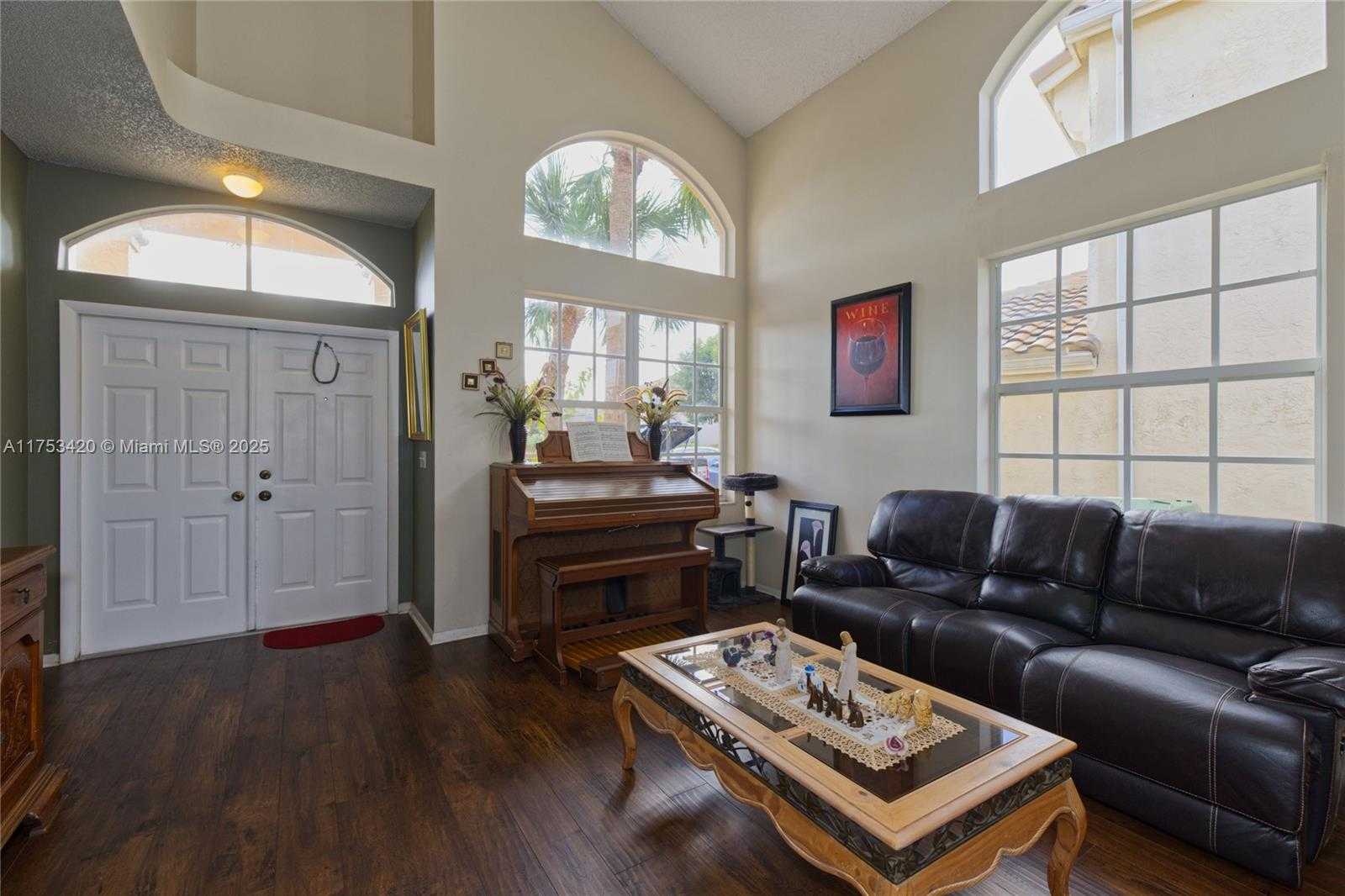 Small Image of 15343 NORTH WEST 14TH RD, Pembroke Pines Number 7
