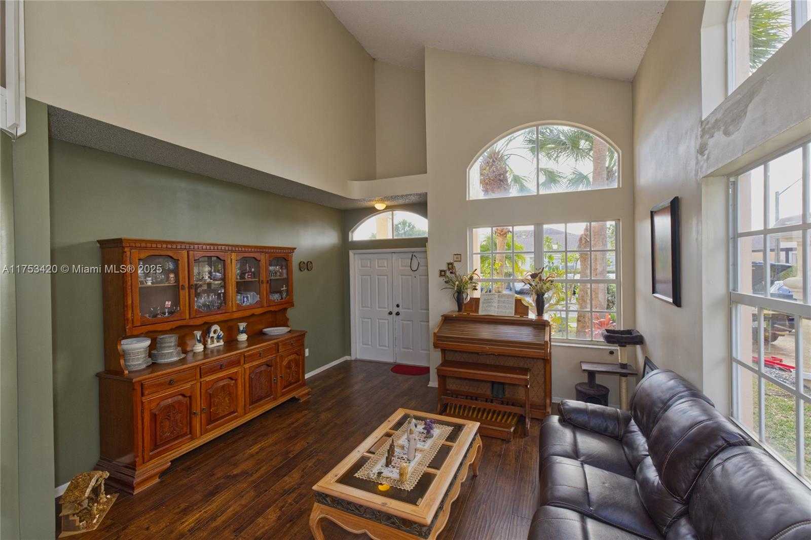 Small Image of 15343 NORTH WEST 14TH RD, Pembroke Pines Number 8