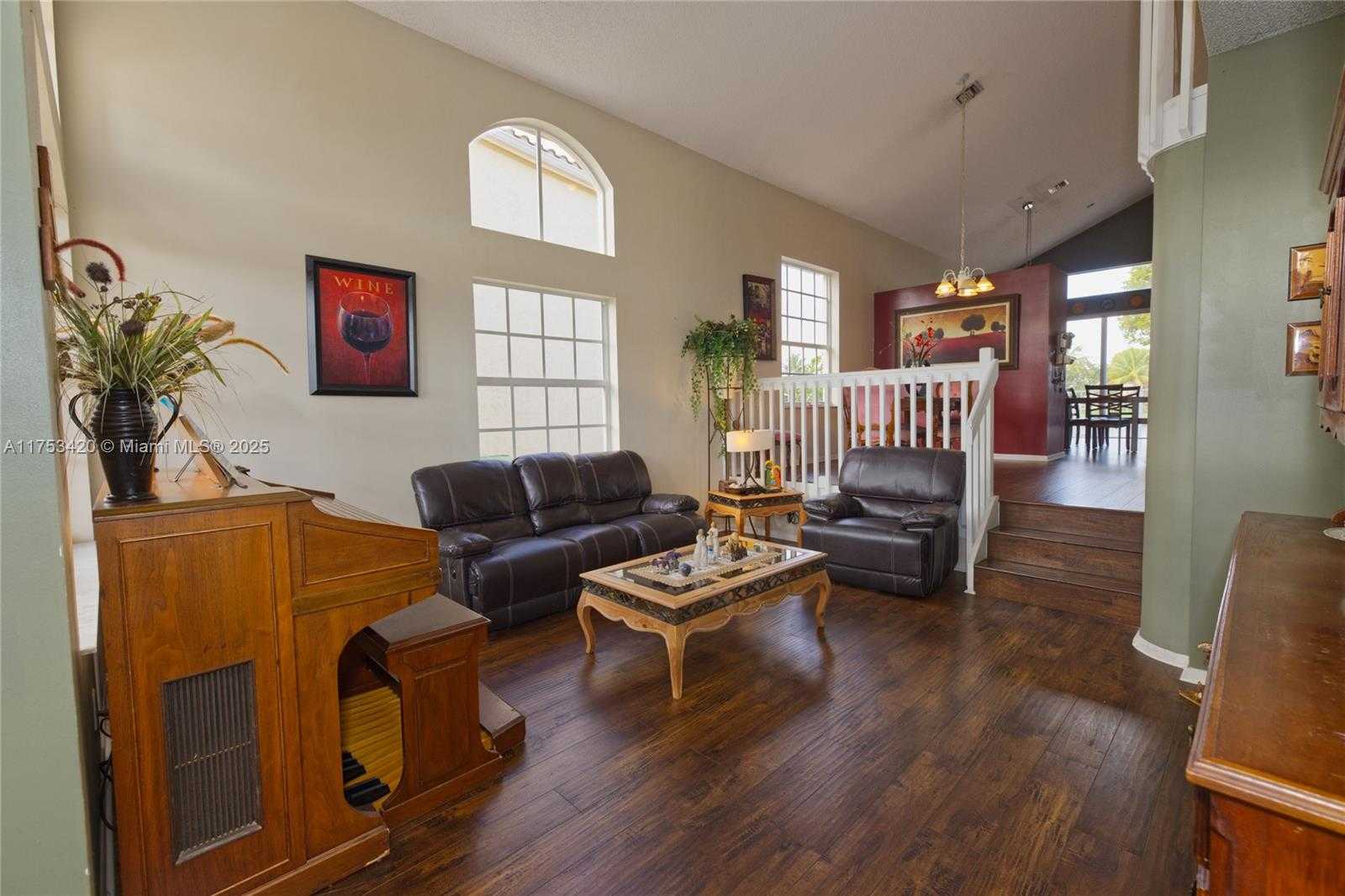 Small Image of 15343 NORTH WEST 14TH RD, Pembroke Pines Number 9