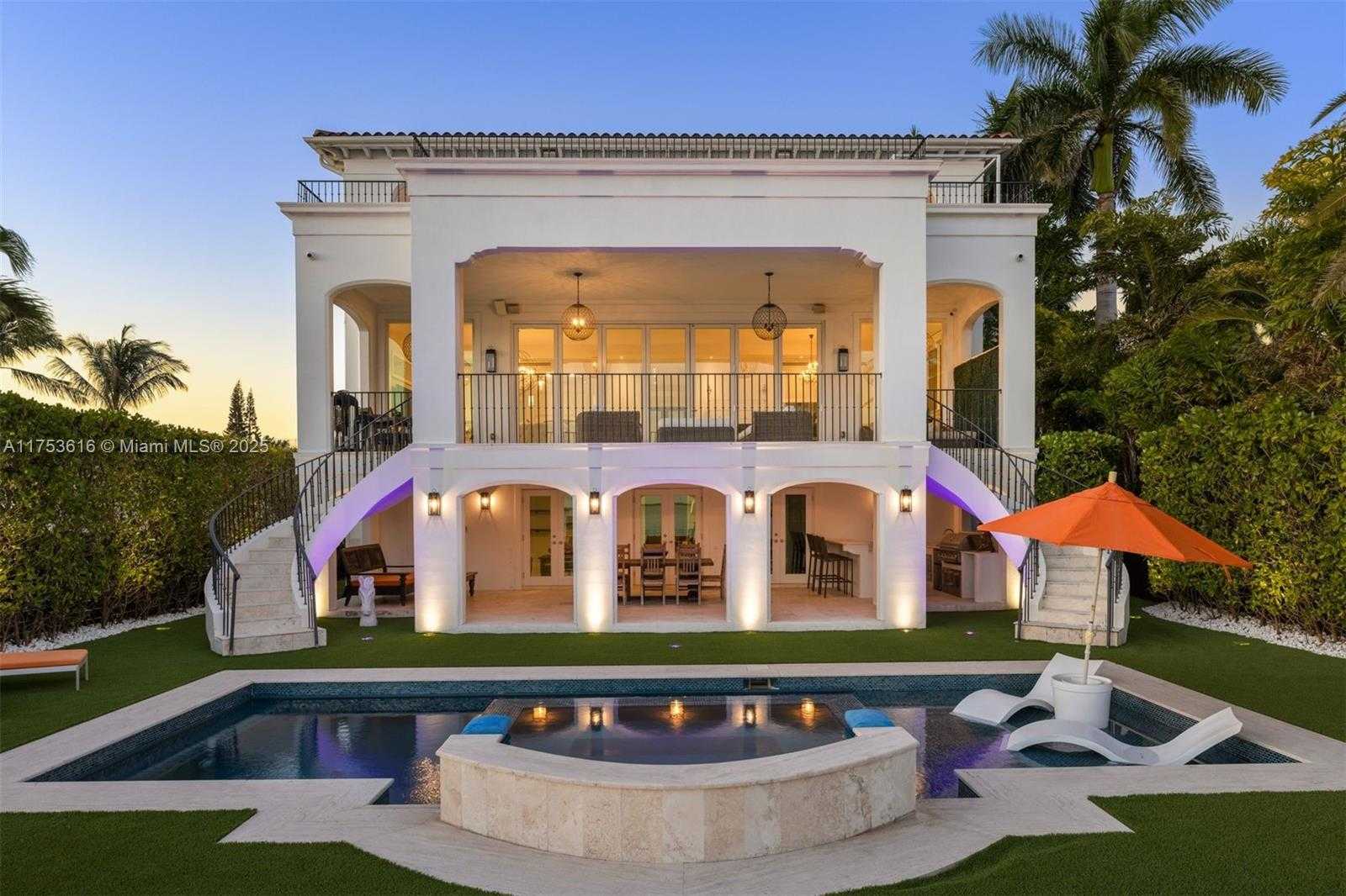 Small Image of 1460 SOUTH TREASURE DR, North Bay Village Number 10