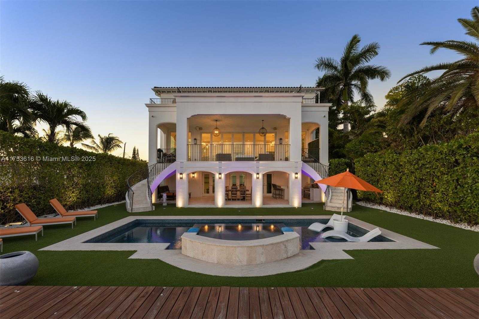 Small Image of 1460 SOUTH TREASURE DR, North Bay Village Number 12
