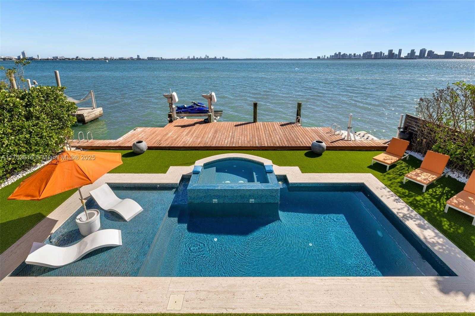 Small Image of 1460 SOUTH TREASURE DR, North Bay Village Number 13