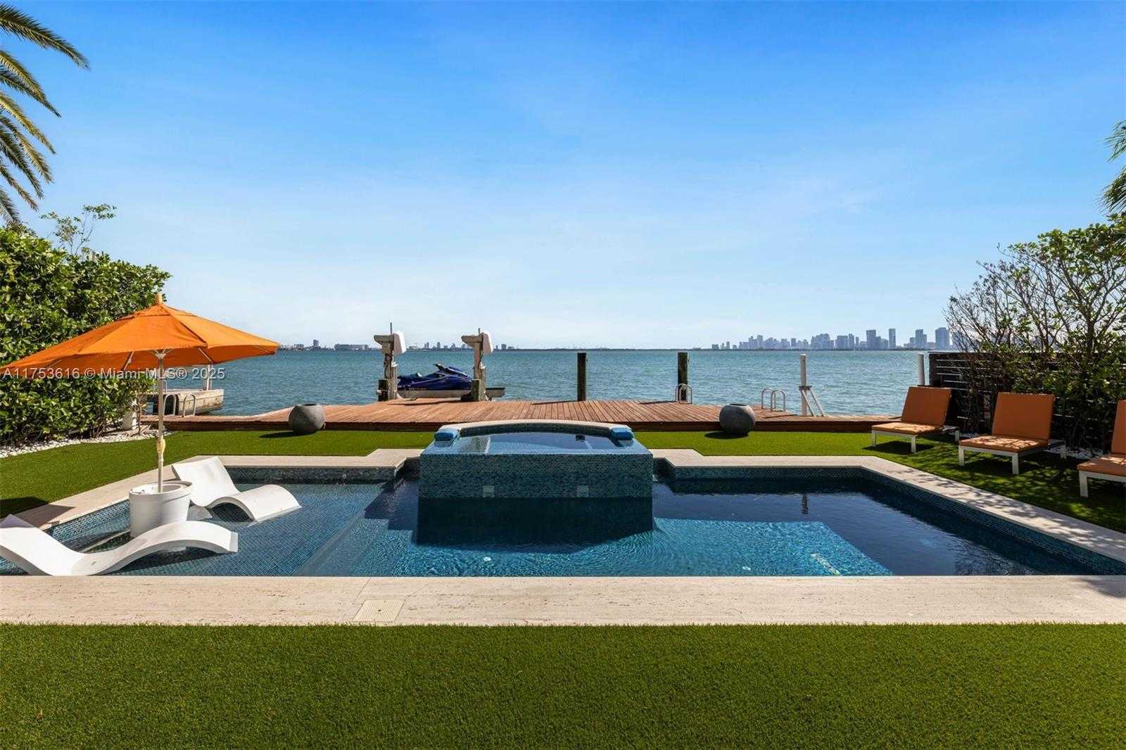 Small Image of 1460 SOUTH TREASURE DR, North Bay Village Number 14