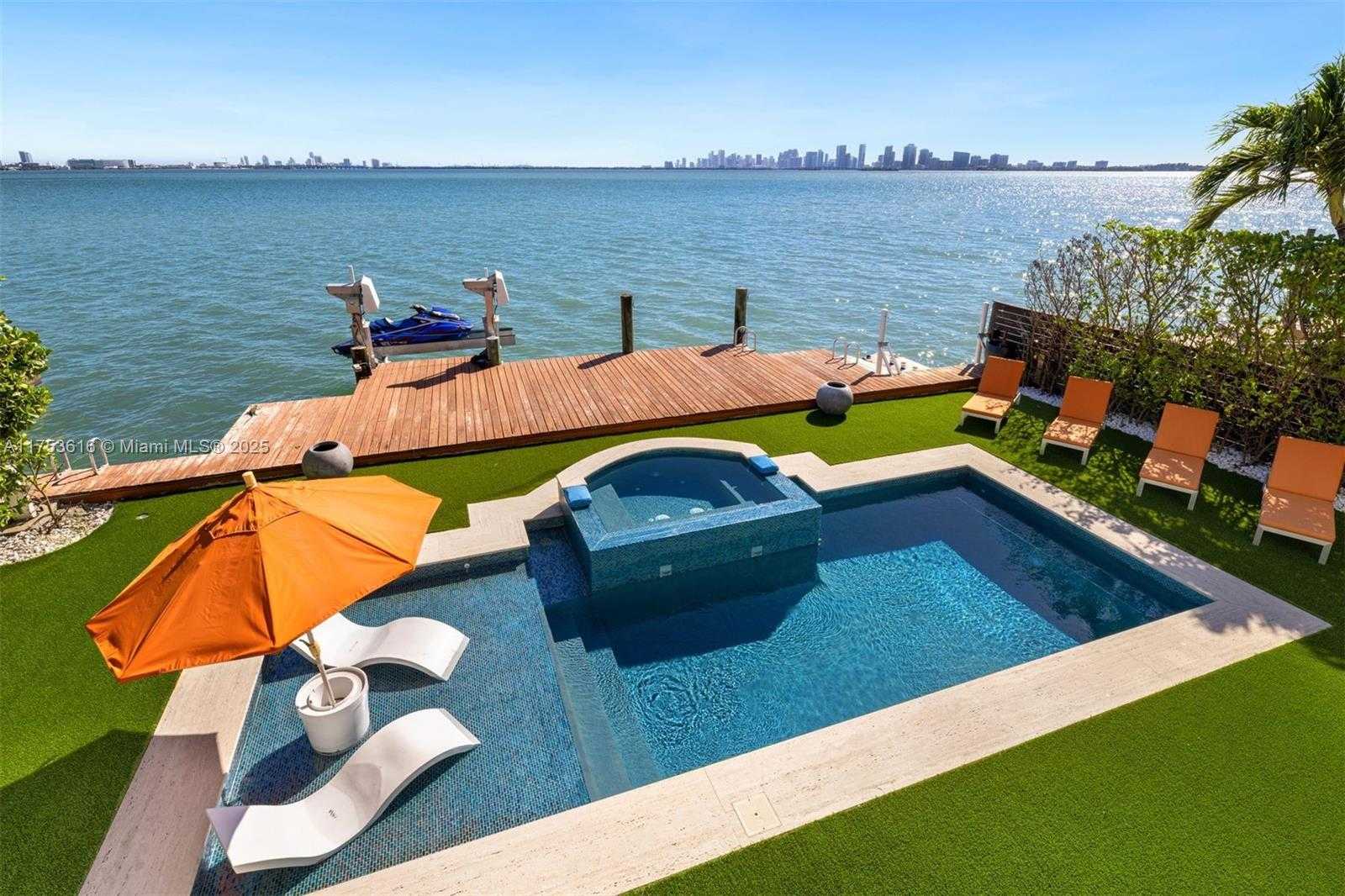 Small Image of 1460 SOUTH TREASURE DR, North Bay Village Number 15
