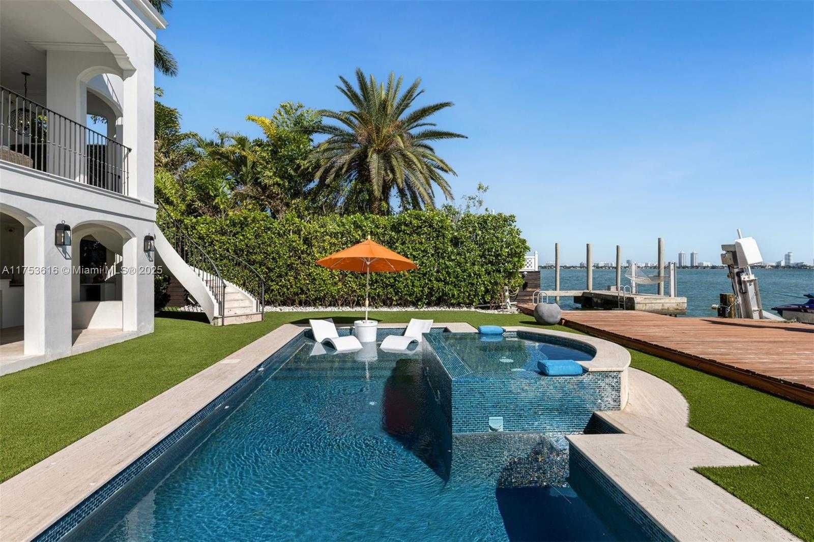 Small Image of 1460 SOUTH TREASURE DR, North Bay Village Number 17
