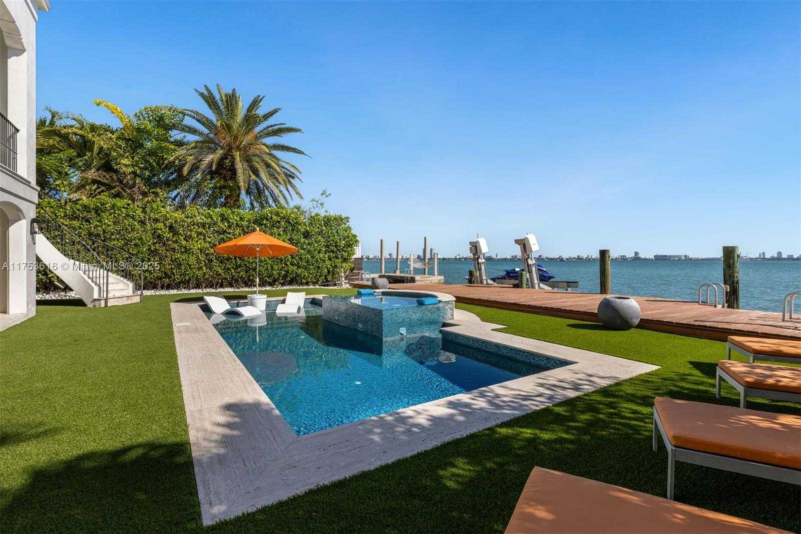 Small Image of 1460 SOUTH TREASURE DR, North Bay Village Number 18