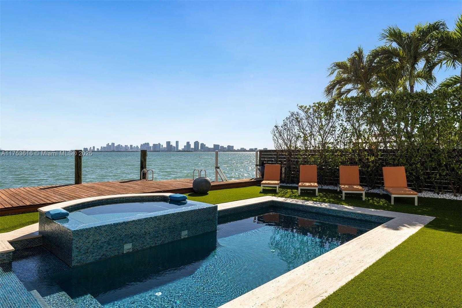 Small Image of 1460 SOUTH TREASURE DR, North Bay Village Number 19