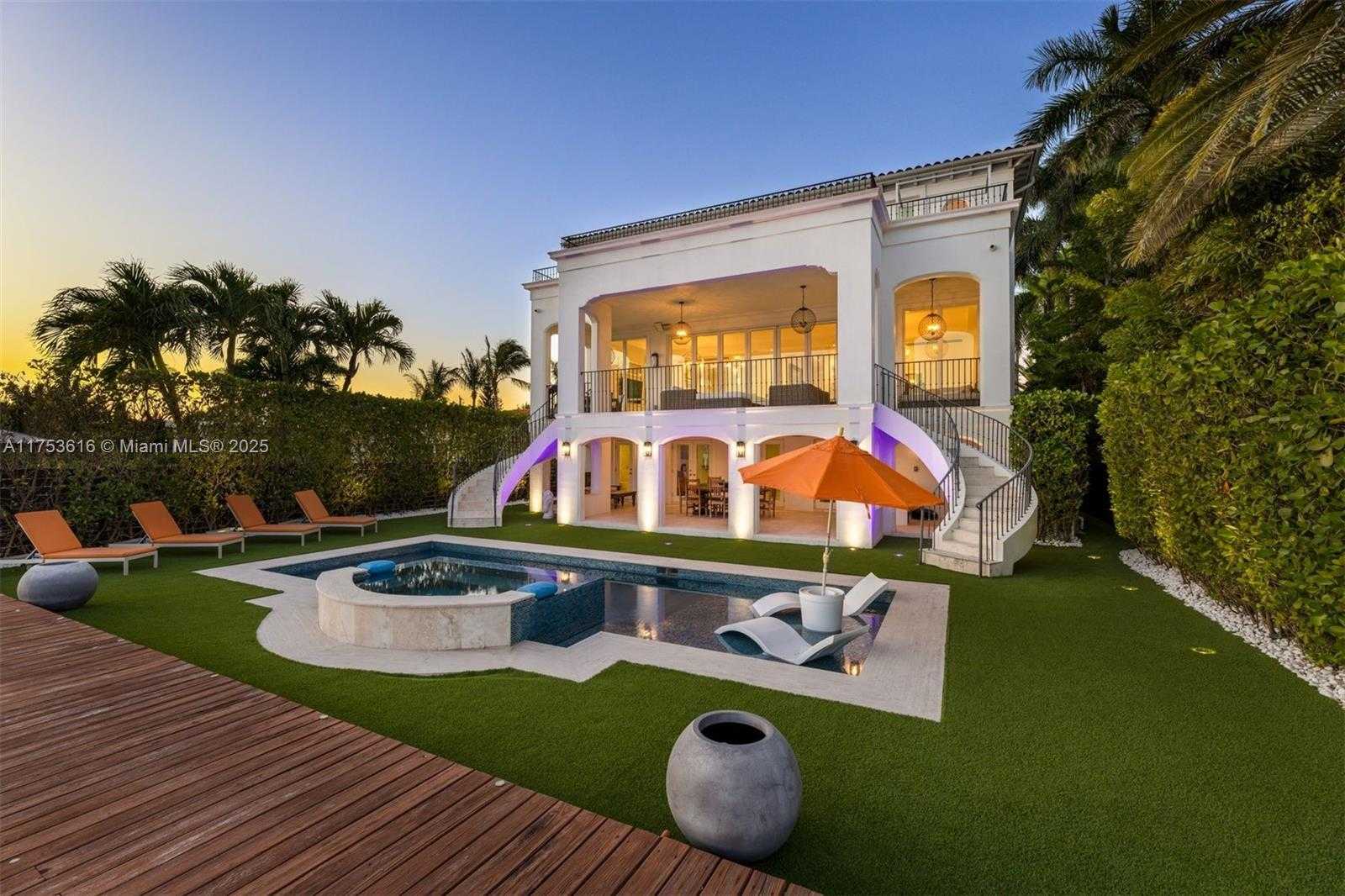 Small Image of 1460 SOUTH TREASURE DR, North Bay Village Number 20