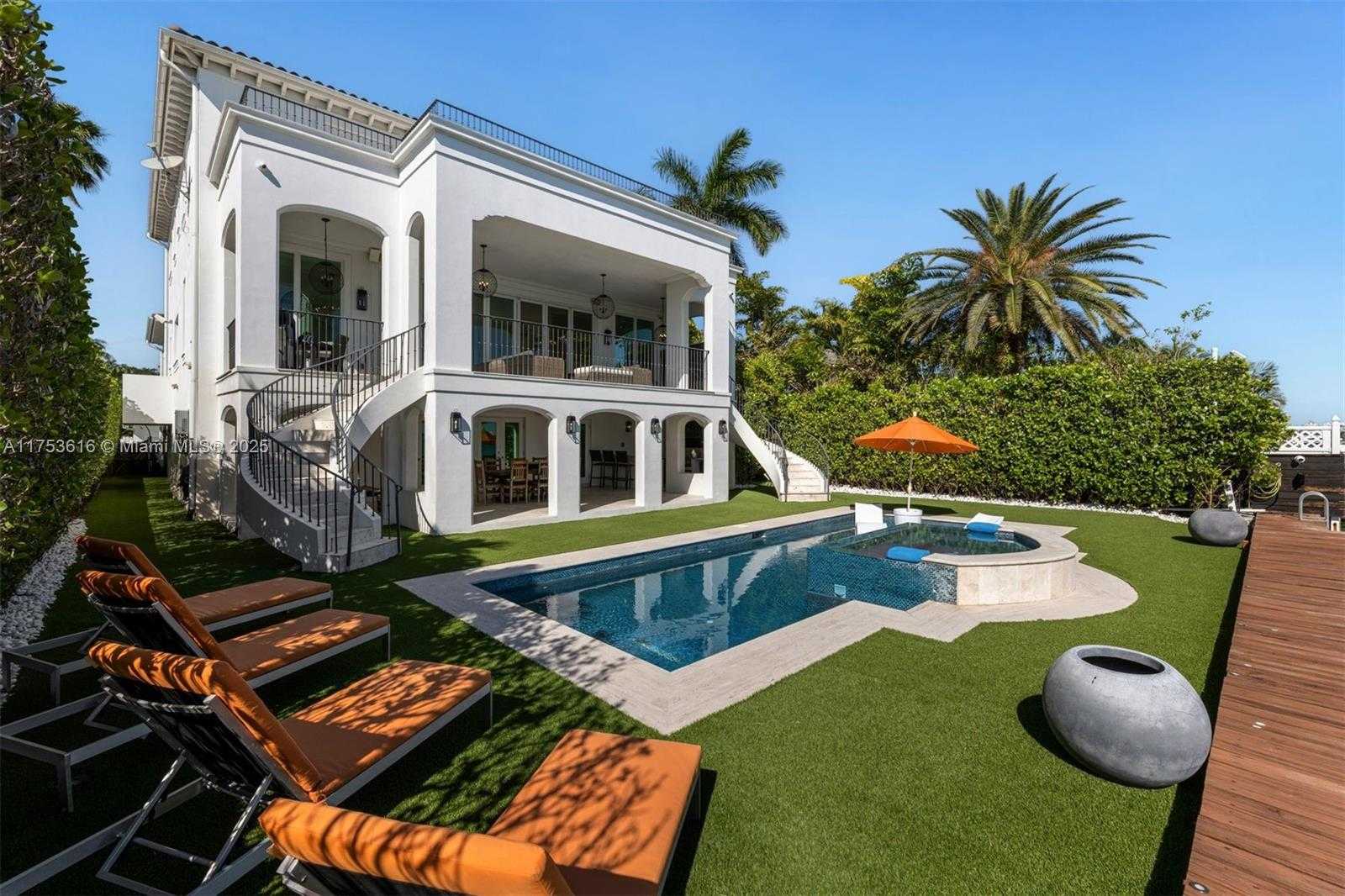 Small Image of 1460 SOUTH TREASURE DR, North Bay Village Number 21