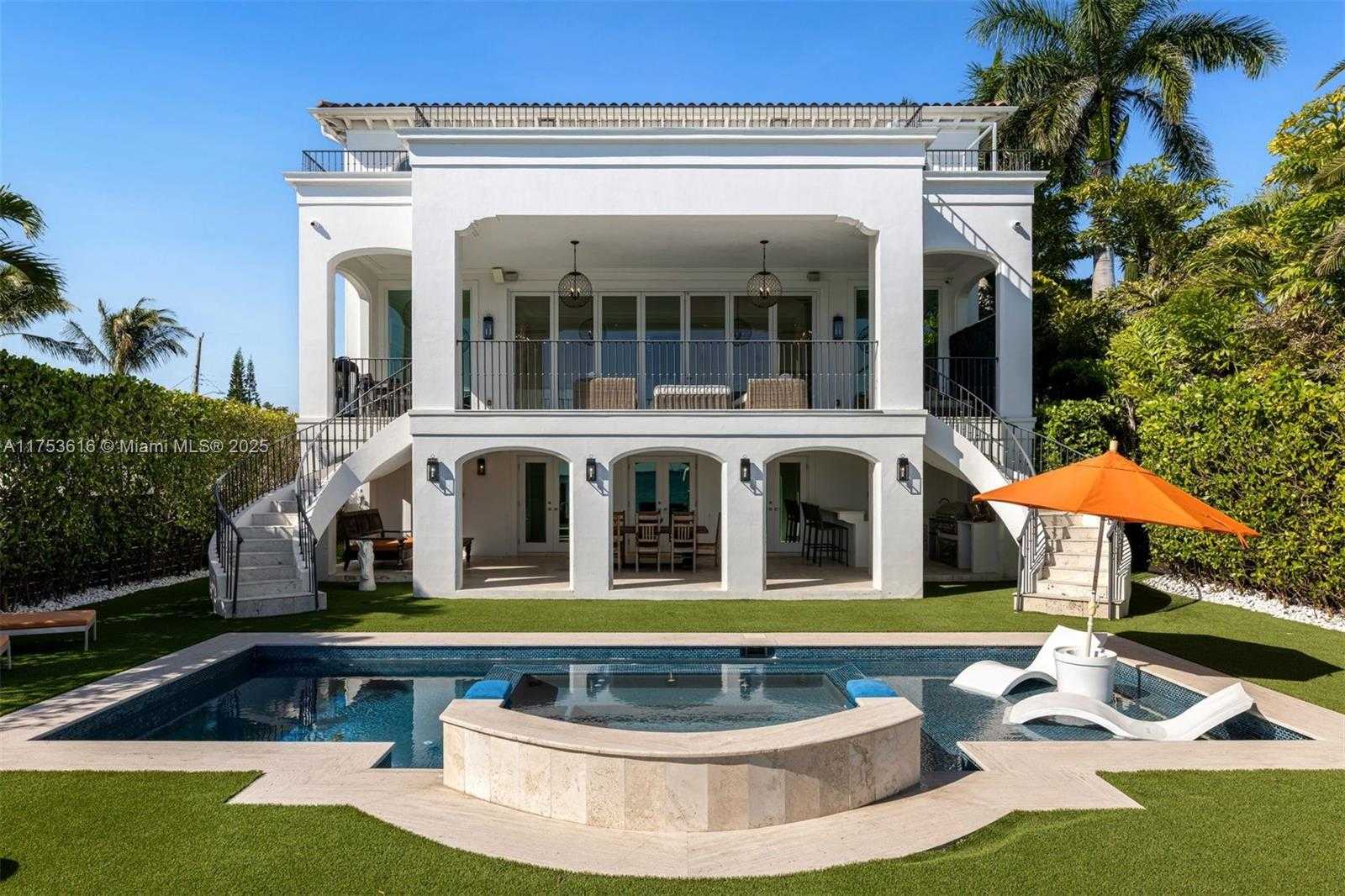 Small Image of 1460 SOUTH TREASURE DR, North Bay Village Number 23