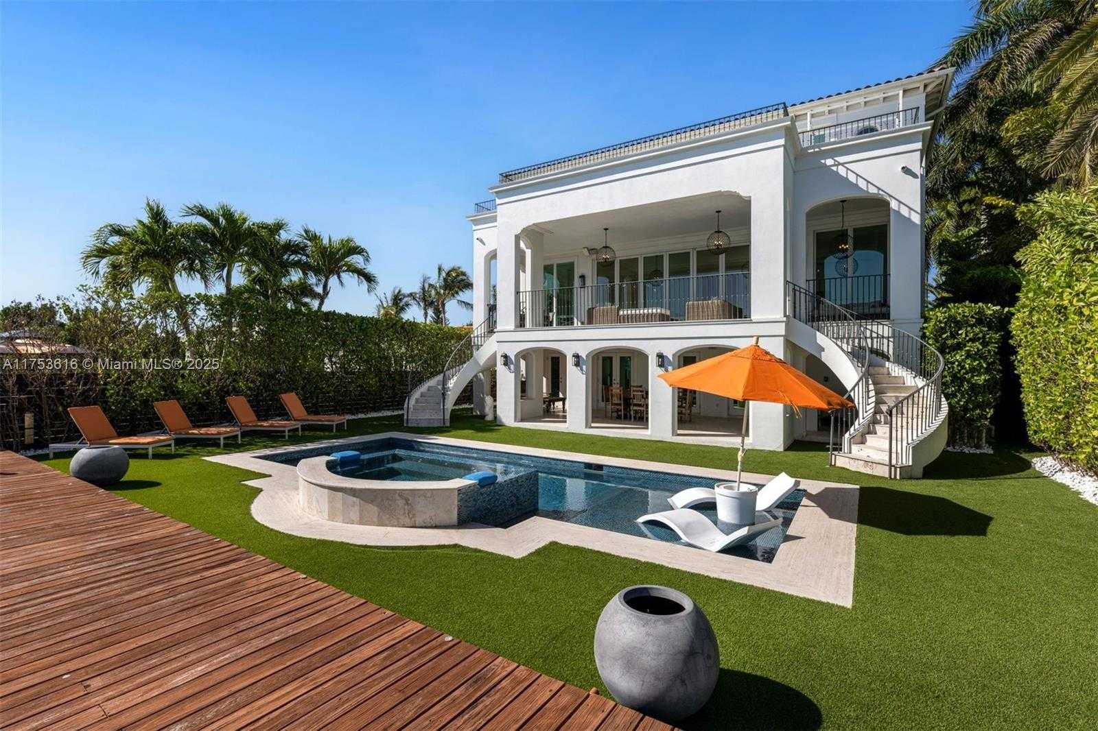 Small Image of 1460 SOUTH TREASURE DR, North Bay Village Number 24