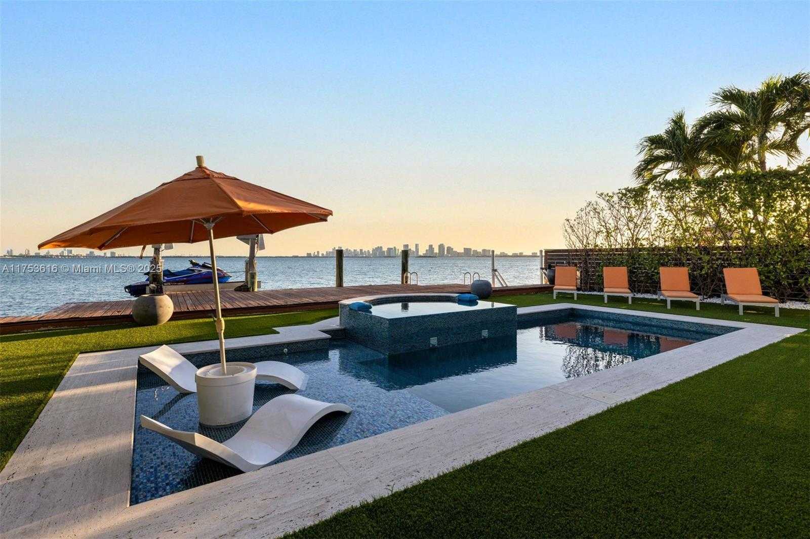 Small Image of 1460 SOUTH TREASURE DR, North Bay Village Number 25