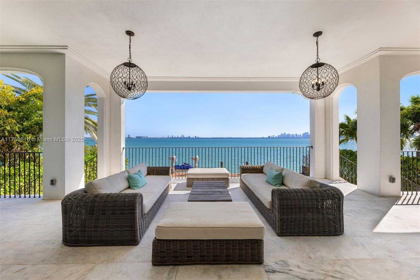Small Image of 1460 SOUTH TREASURE DR, North Bay Village Number 31