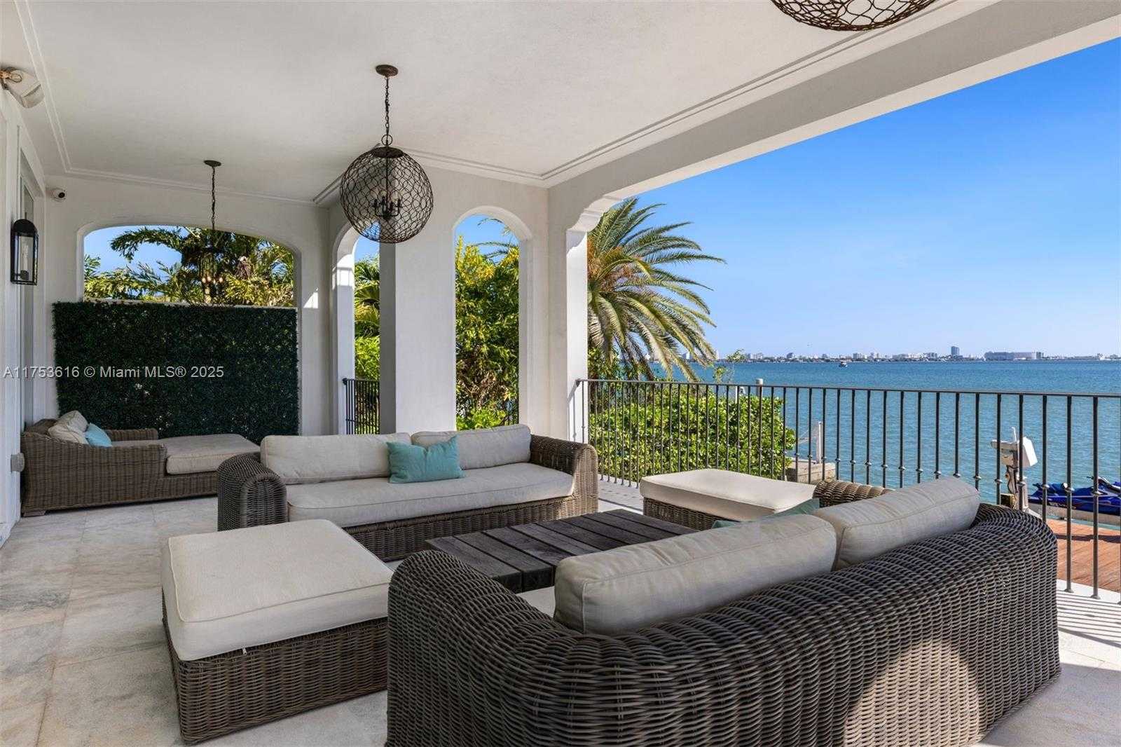 Small Image of 1460 SOUTH TREASURE DR, North Bay Village Number 33