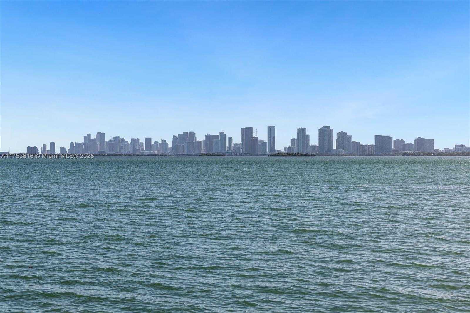 Small Image of 1460 SOUTH TREASURE DR, North Bay Village Number 34