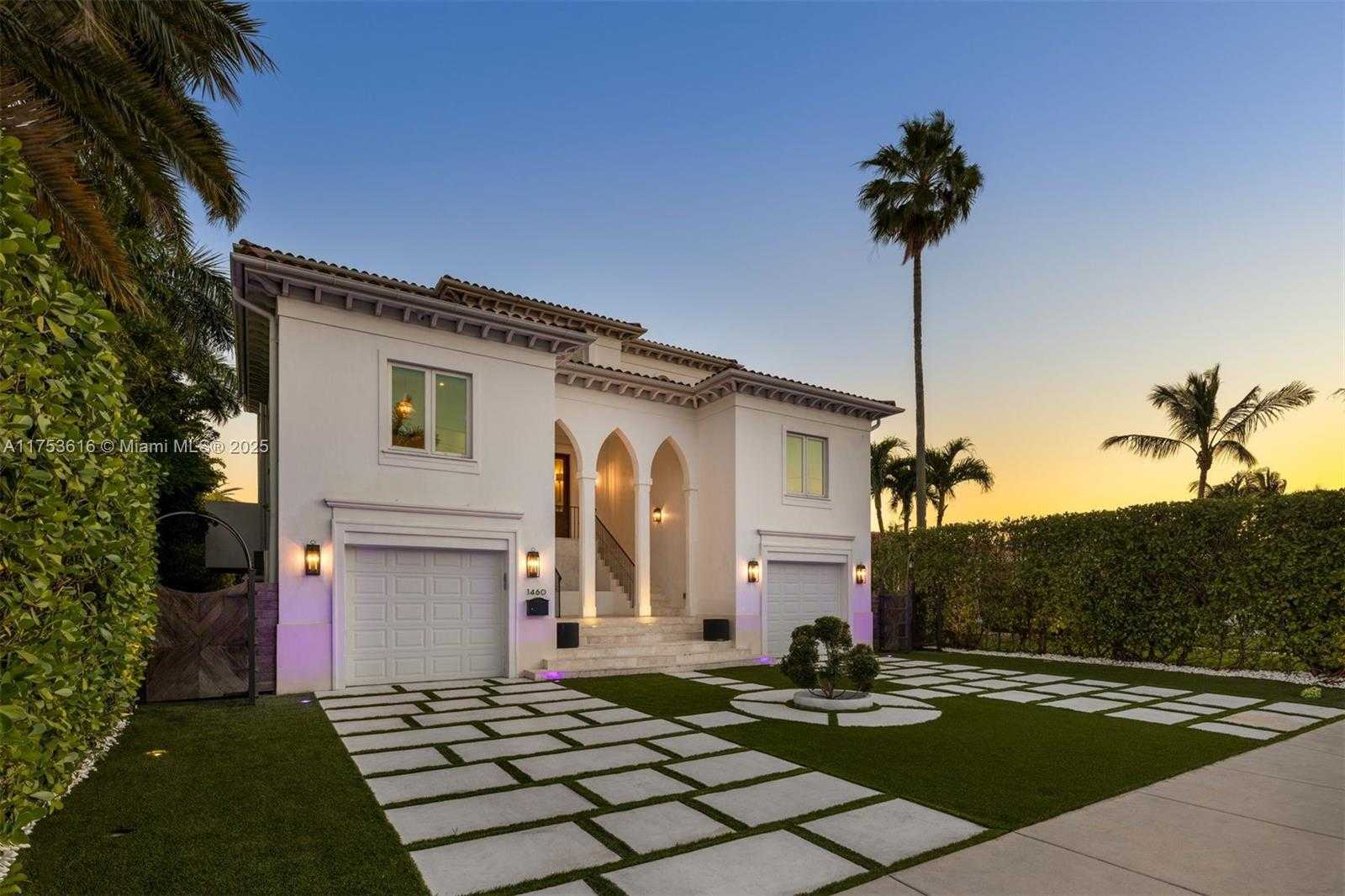 Small Image of 1460 SOUTH TREASURE DR, North Bay Village Number 39
