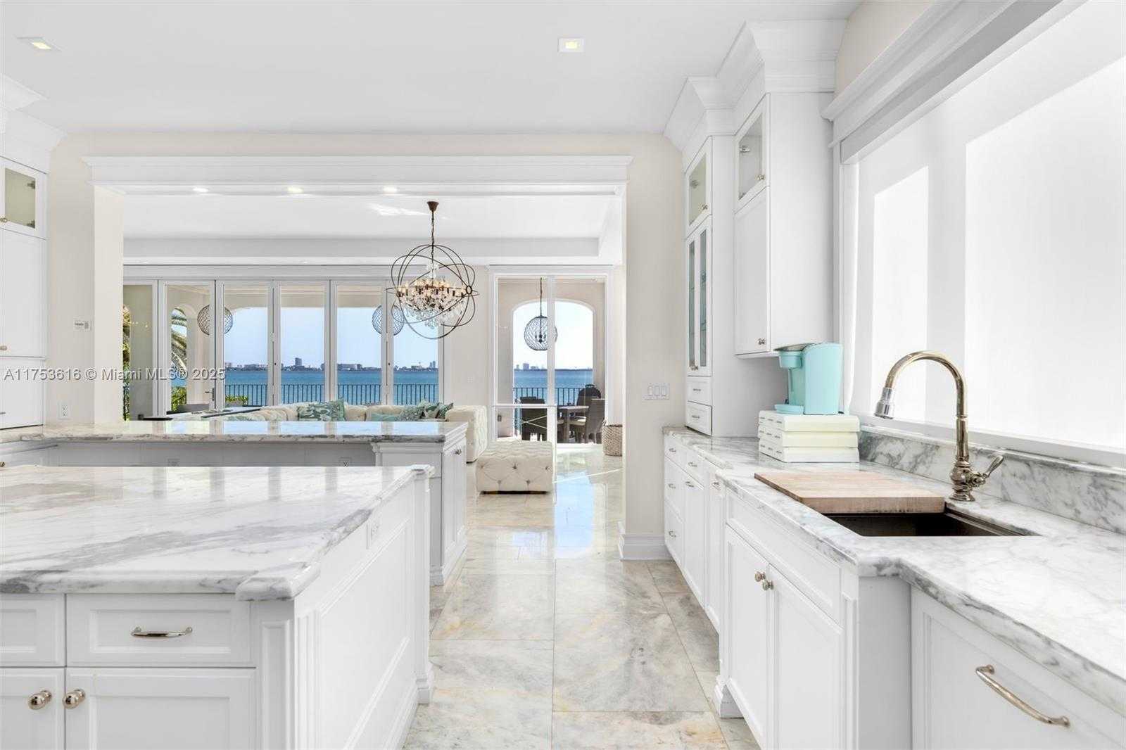 Small Image of 1460 SOUTH TREASURE DR, North Bay Village Number 48