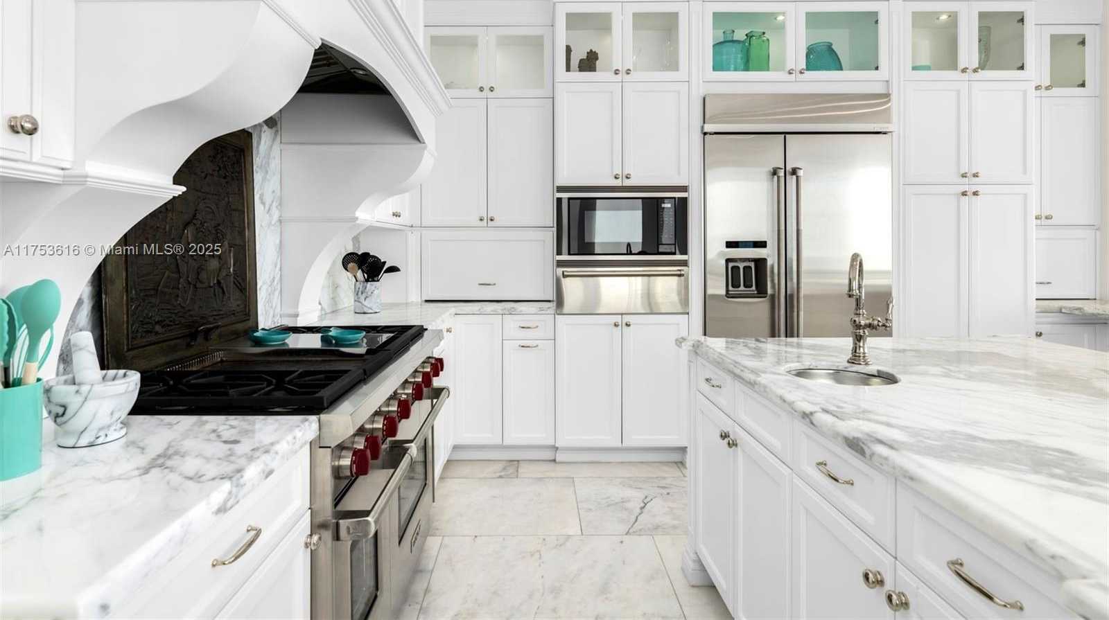 Small Image of 1460 SOUTH TREASURE DR, North Bay Village Number 49