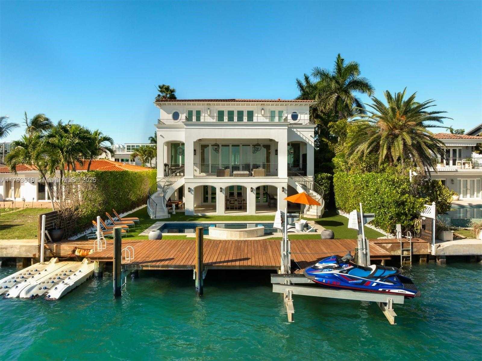 Small Image of 1460 SOUTH TREASURE DR, North Bay Village Number 5