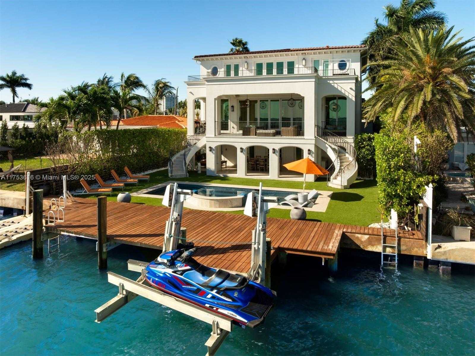 Small Image of 1460 SOUTH TREASURE DR, North Bay Village Number 6