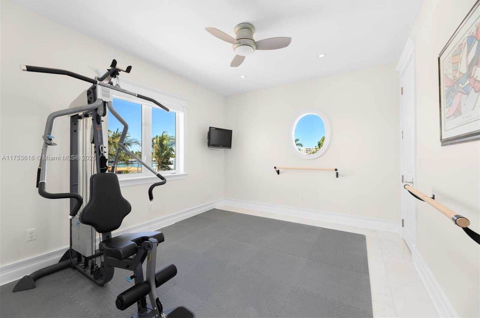 Small Image of 1460 SOUTH TREASURE DR, North Bay Village Number 61