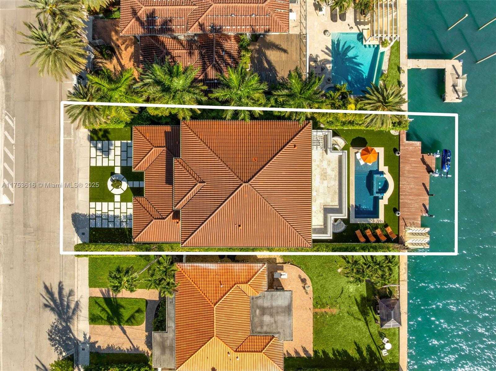 Small Image of 1460 SOUTH TREASURE DR, North Bay Village Number 7