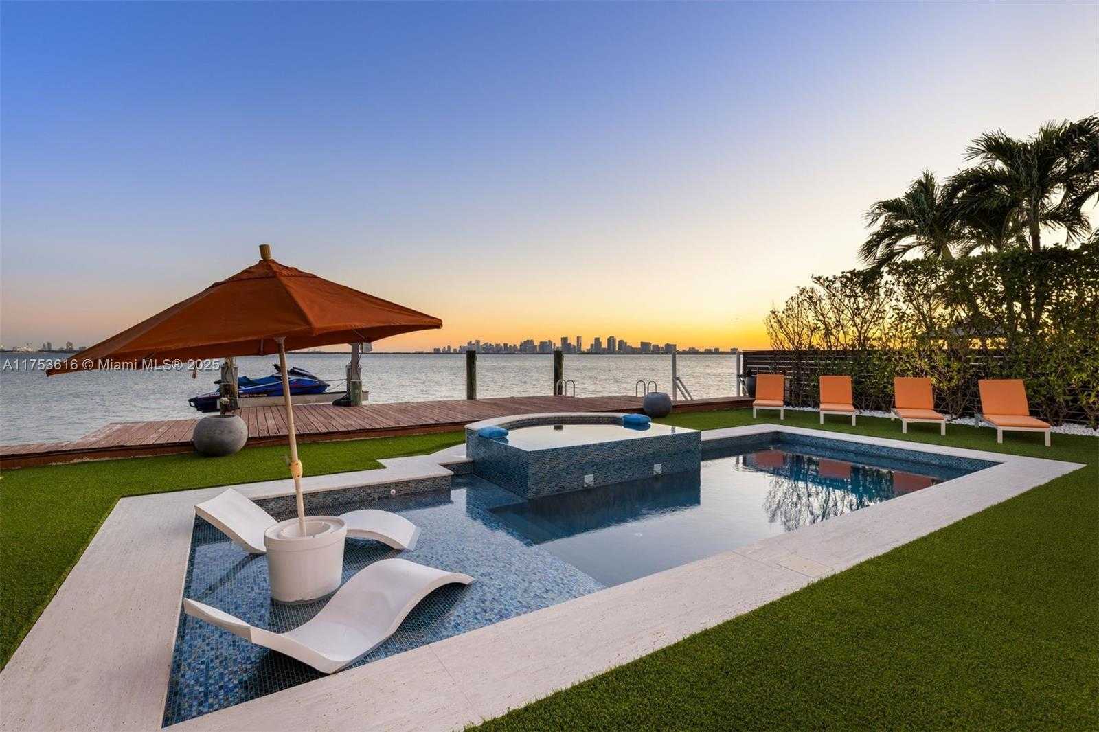 Small Image of 1460 SOUTH TREASURE DR, North Bay Village Number 9