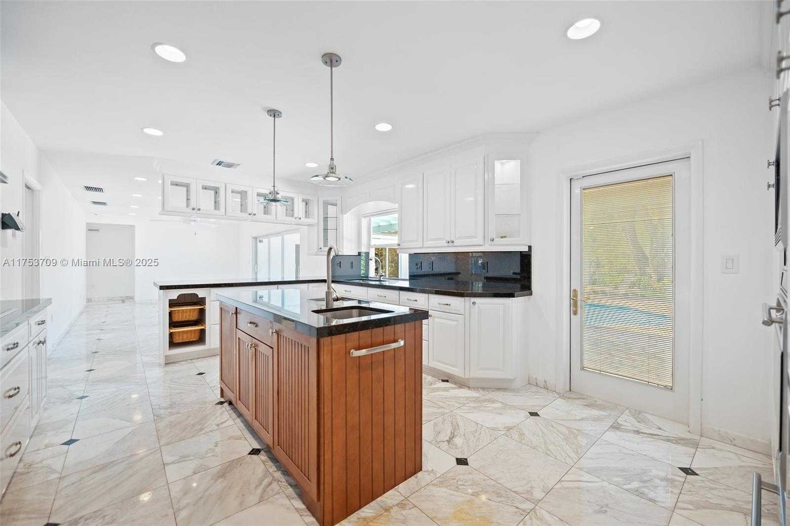 Small Image of 13060 SOUTH WEST 70TH AVE, Pinecrest Number 15