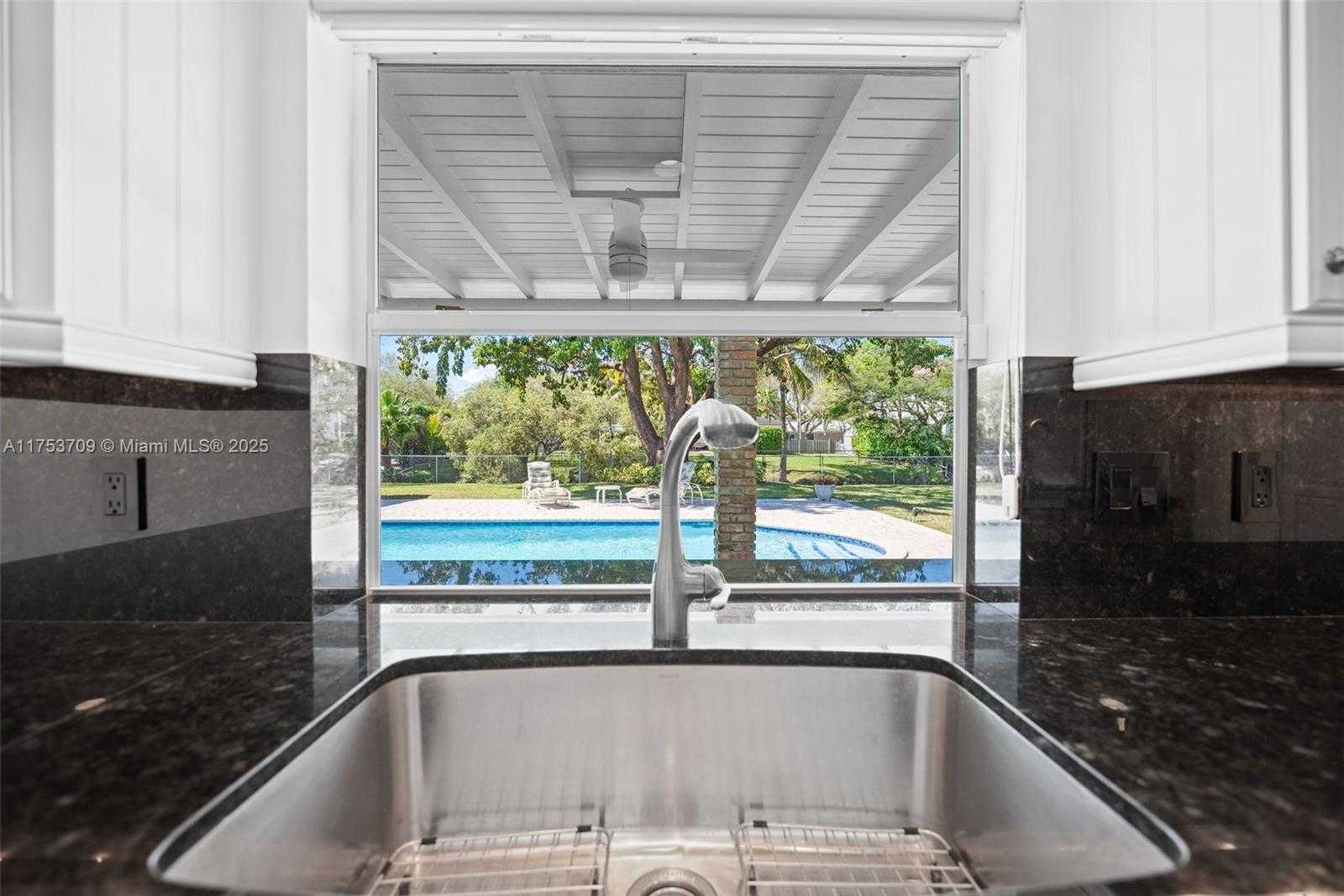 Small Image of 13060 SOUTH WEST 70TH AVE, Pinecrest Number 16