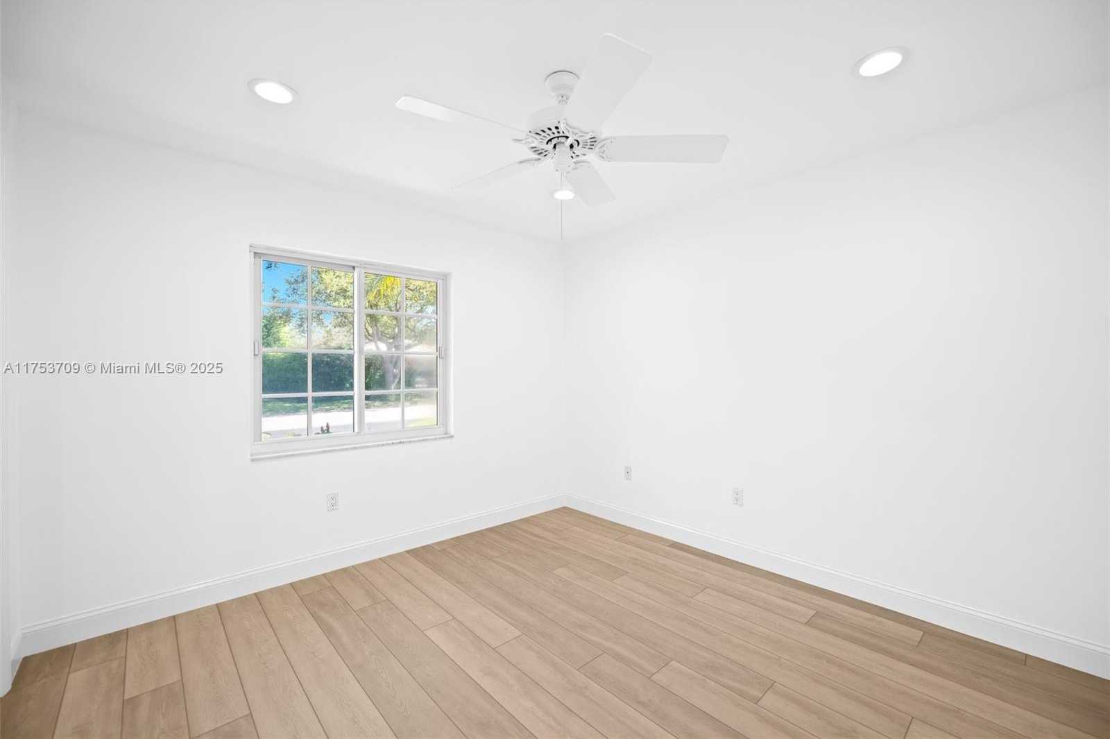 Small Image of 13060 SOUTH WEST 70TH AVE, Pinecrest Number 19