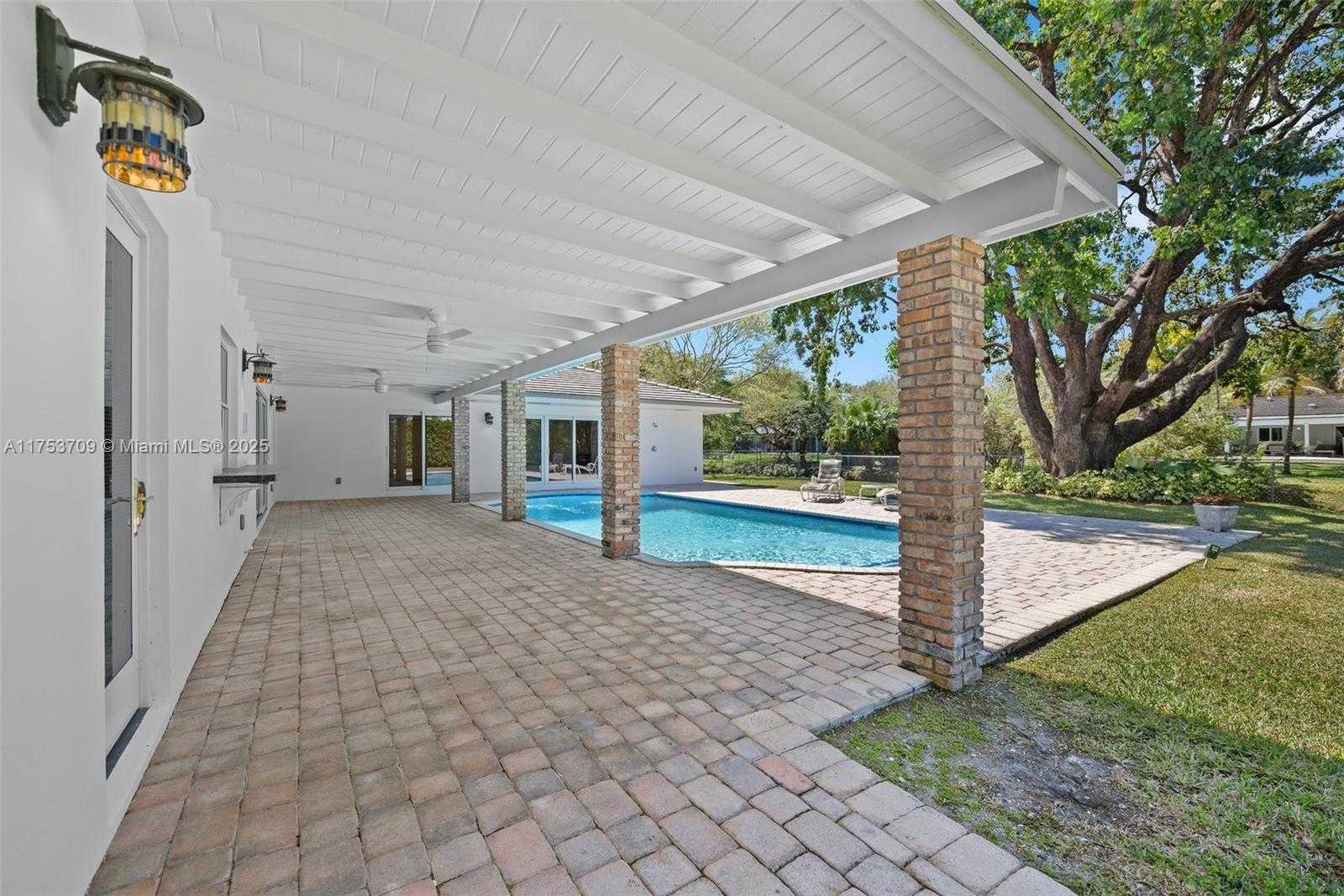 Small Image of 13060 SOUTH WEST 70TH AVE, Pinecrest Number 40