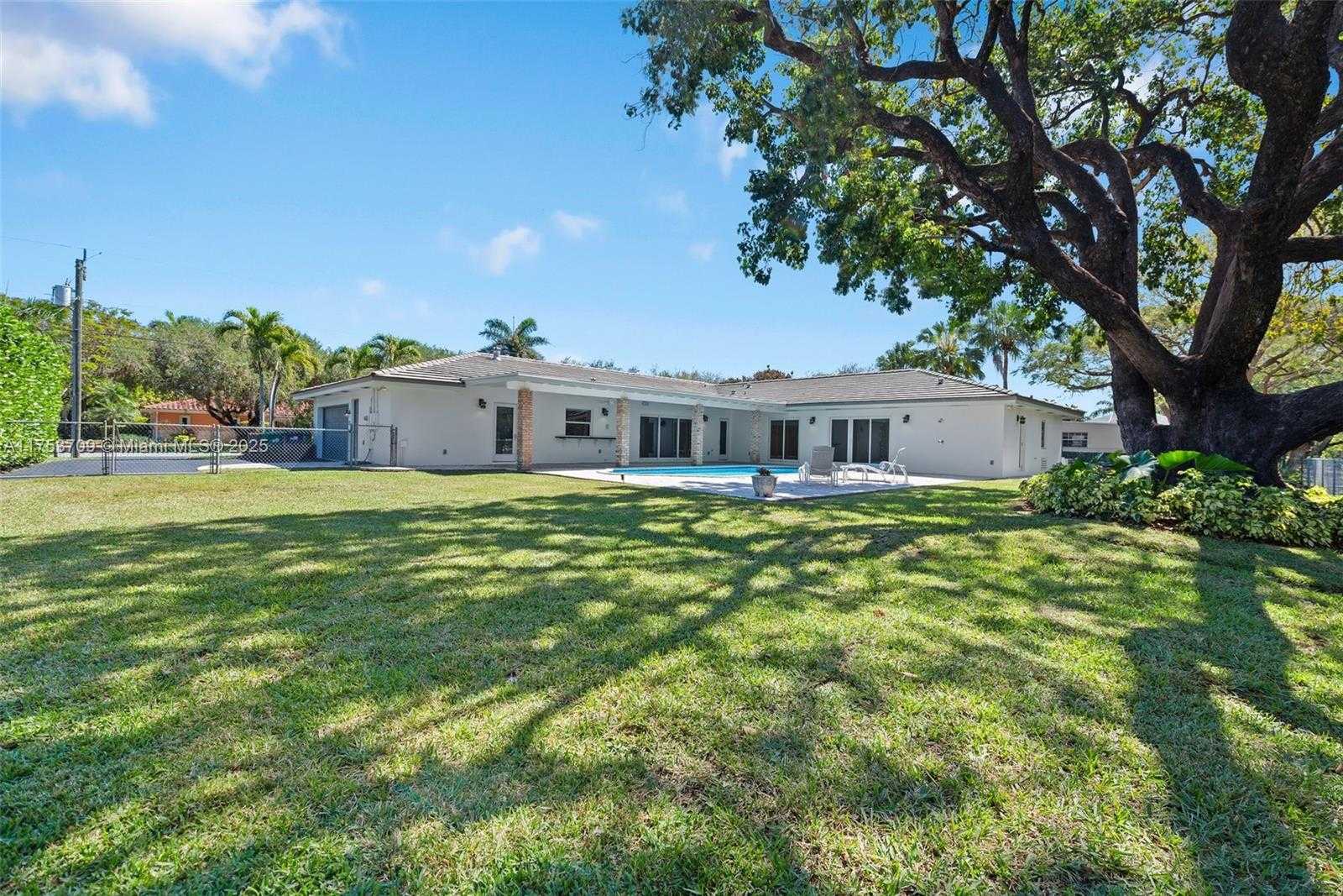 Small Image of 13060 SOUTH WEST 70TH AVE, Pinecrest Number 43