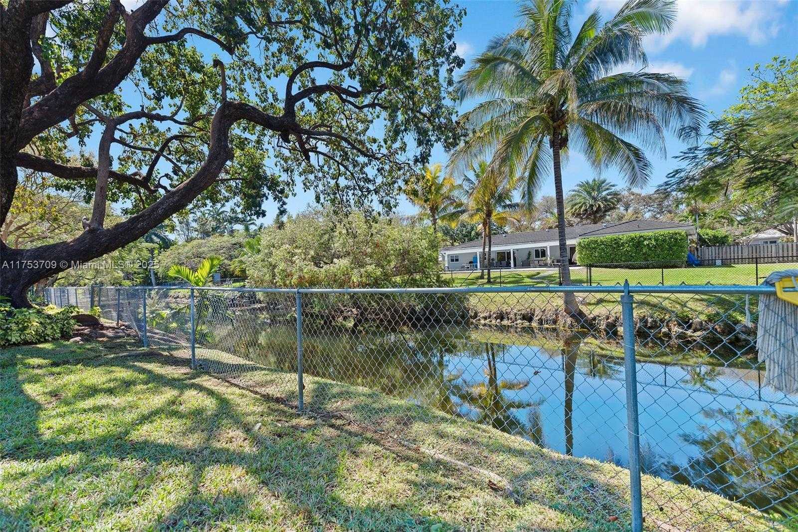Small Image of 13060 SOUTH WEST 70TH AVE, Pinecrest Number 45