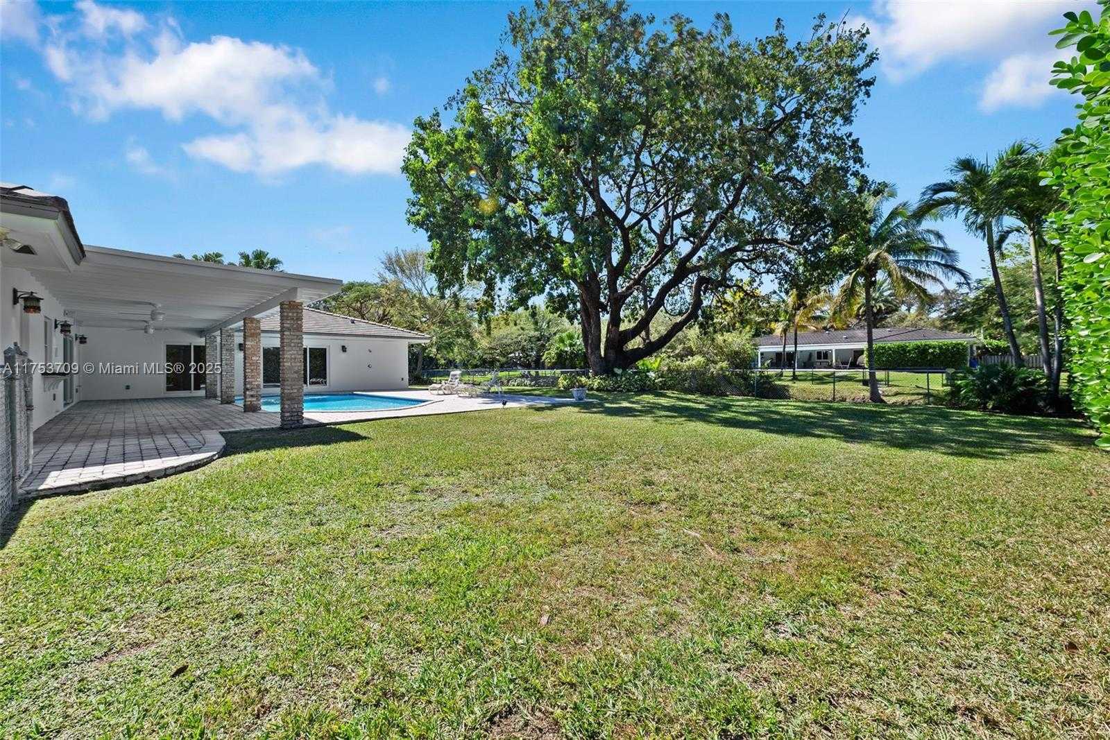 Small Image of 13060 SOUTH WEST 70TH AVE, Pinecrest Number 47