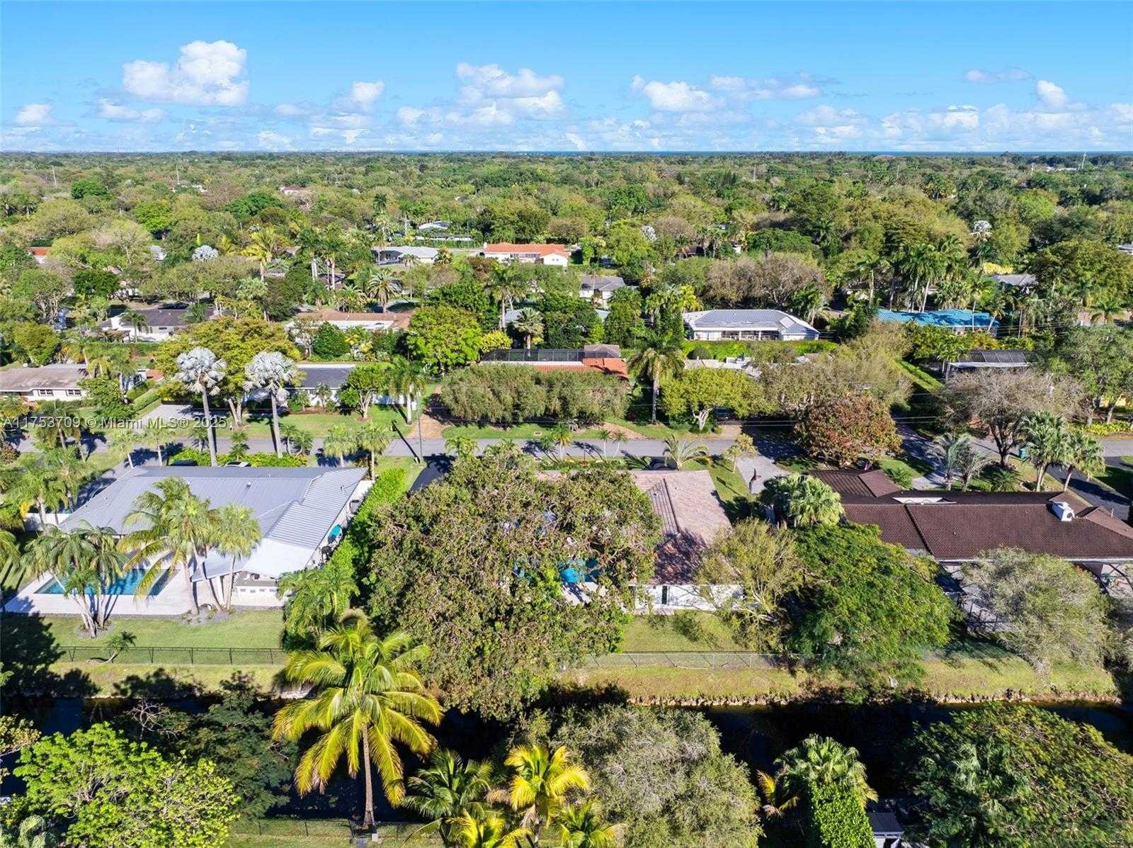 Small Image of 13060 SOUTH WEST 70TH AVE, Pinecrest Number 48